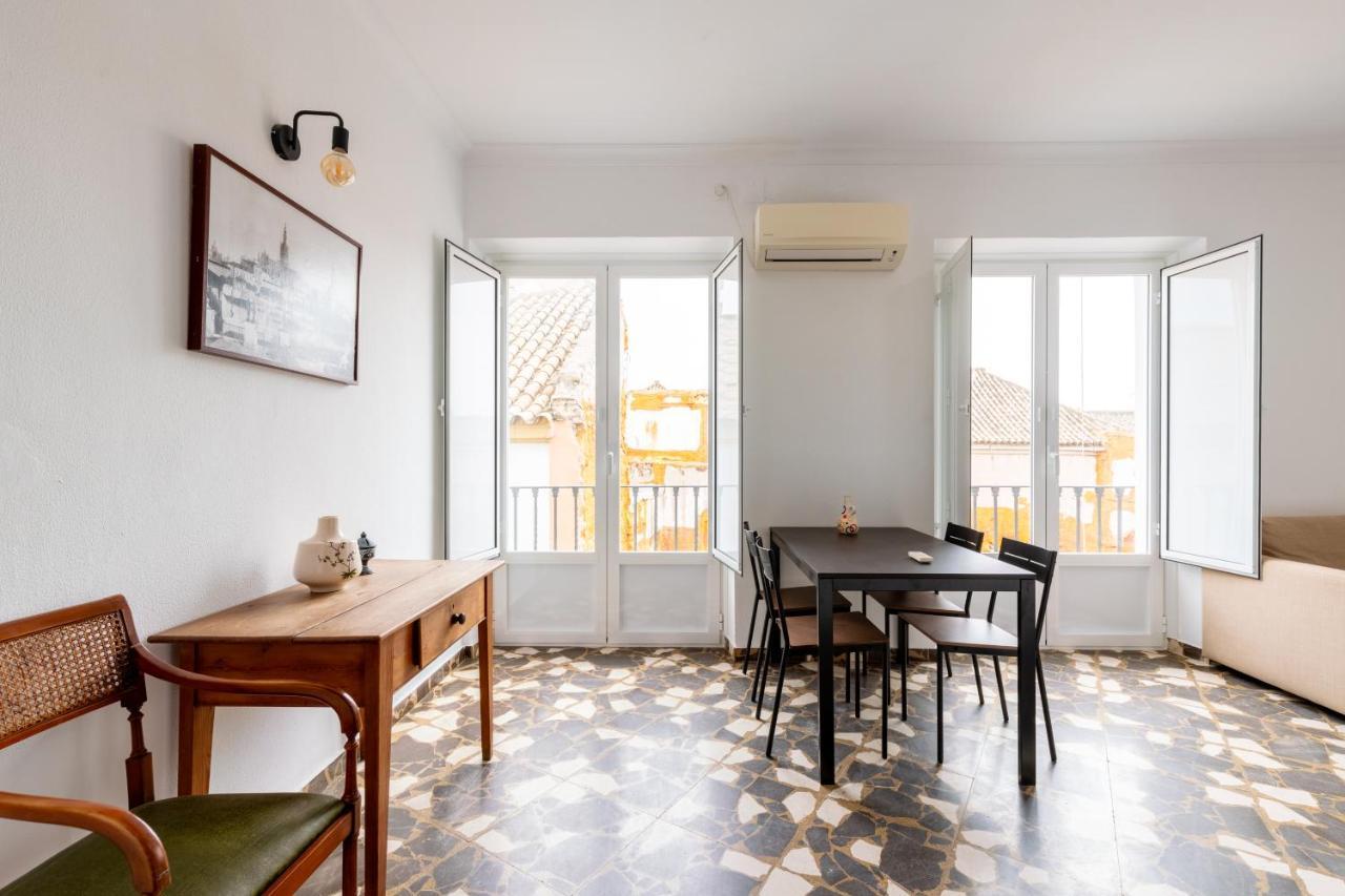 Aoa Conde De Ibarra Apartment Севилья Экстерьер фото
