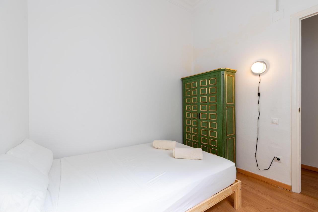 Aoa Conde De Ibarra Apartment Севилья Экстерьер фото