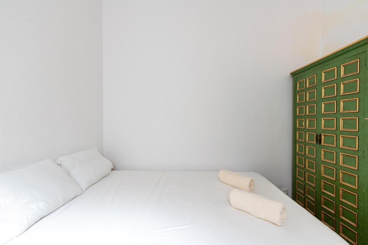 Aoa Conde De Ibarra Apartment Севилья Экстерьер фото