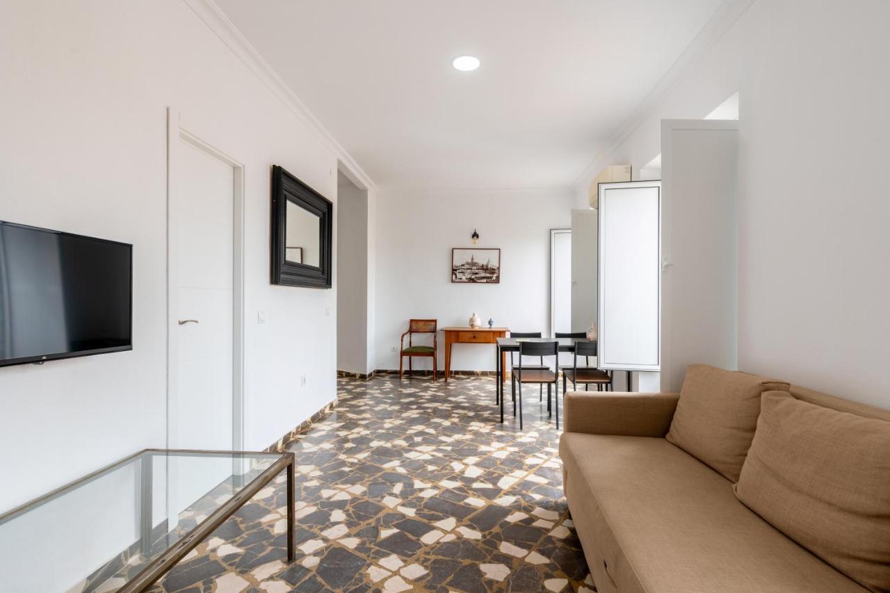 Aoa Conde De Ibarra Apartment Севилья Экстерьер фото
