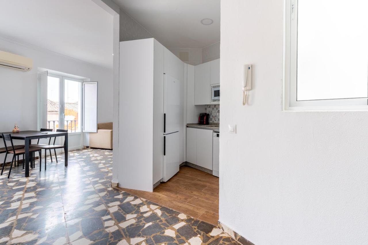 Aoa Conde De Ibarra Apartment Севилья Экстерьер фото